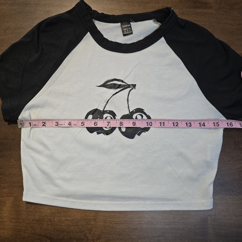 Shein crop cherry 8 medium - Picture 4 of 8